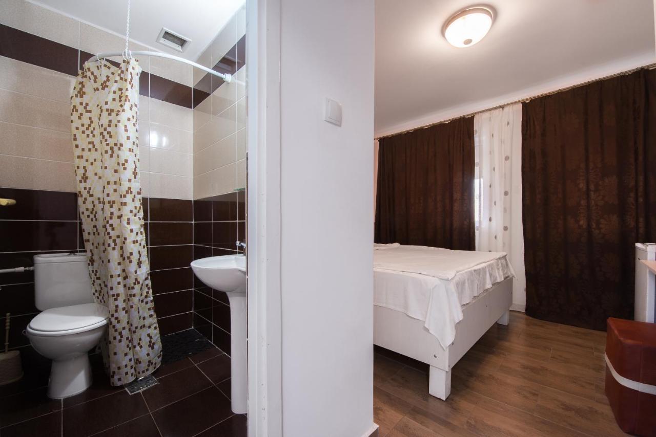Casa 4 Odai Hotel Douăzeci şi Trei August Eksteriør billede