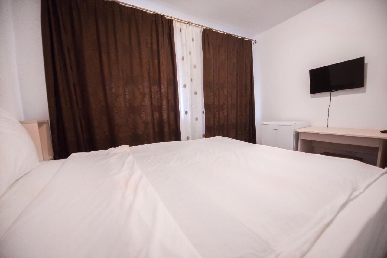 Casa 4 Odai Hotel Douăzeci şi Trei August Eksteriør billede